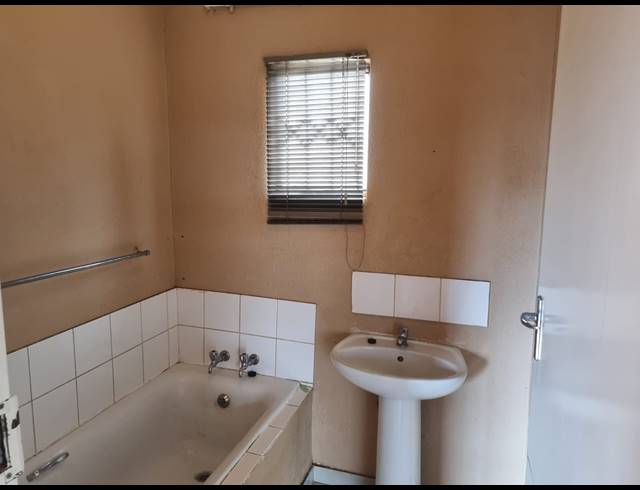 2 BEDROOM HOUSE FOR SALE IN EVATON WEST